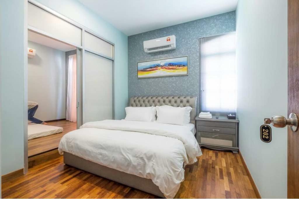 6, Persiaran Tanjung Bunga 3 Villa Batu Feringgi Exteriör bild