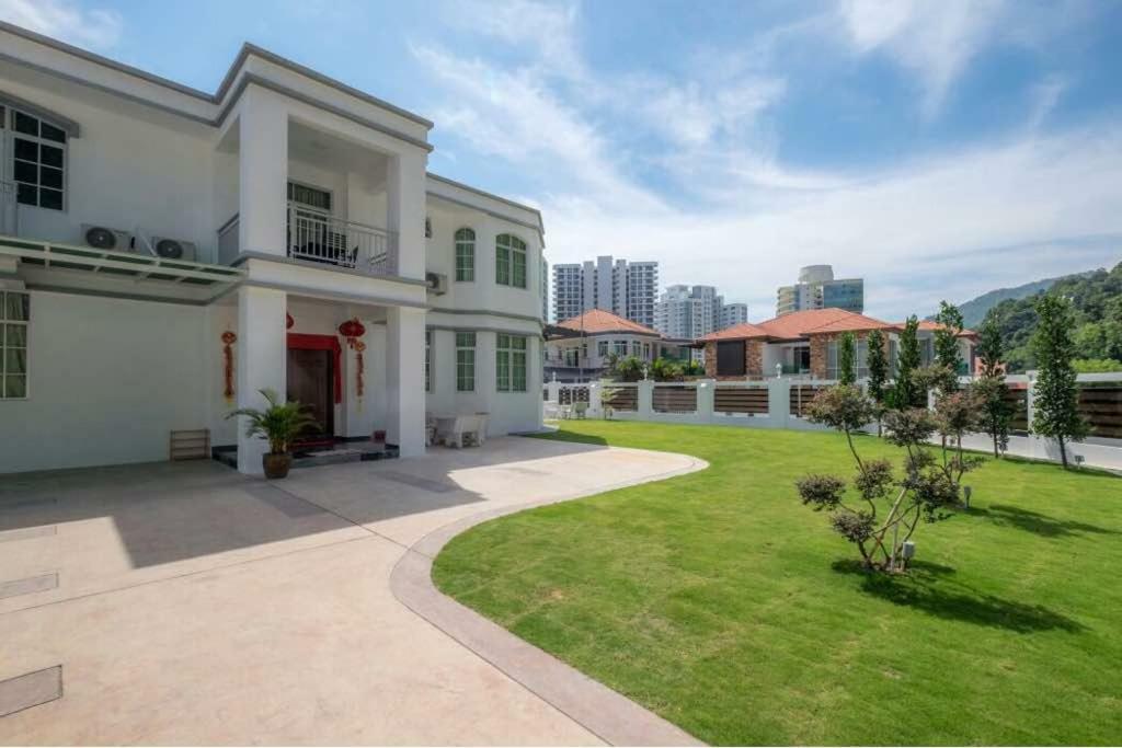 6, Persiaran Tanjung Bunga 3 Villa Batu Feringgi Exteriör bild
